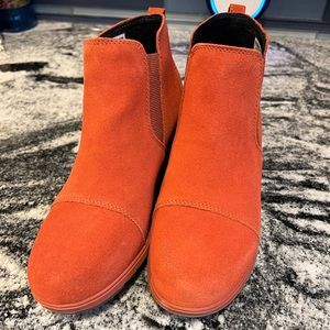 Brand new in the Box Sorel Ankle Pull-Ons